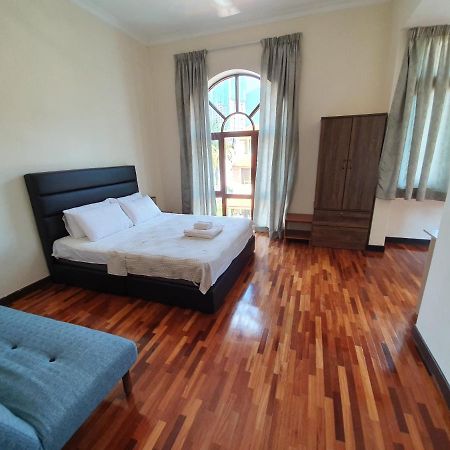 Appartamento Eden Cosy Living Batu Ferringhi Esterno foto