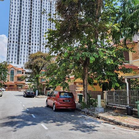 Appartamento Eden Cosy Living Batu Ferringhi Esterno foto