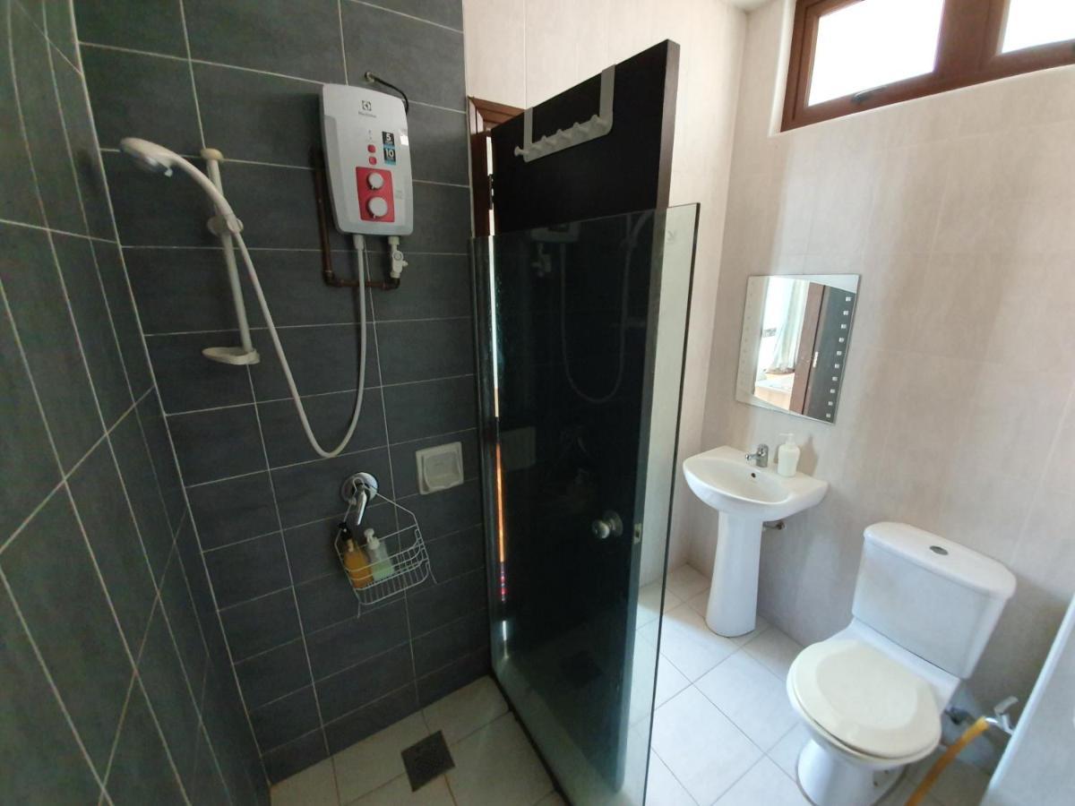 Appartamento Eden Cosy Living Batu Ferringhi Esterno foto