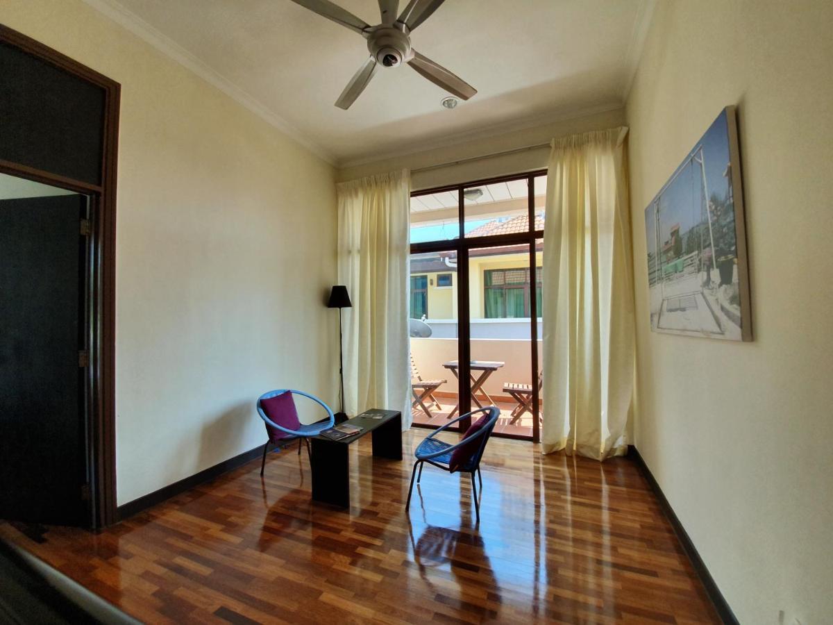 Appartamento Eden Cosy Living Batu Ferringhi Esterno foto