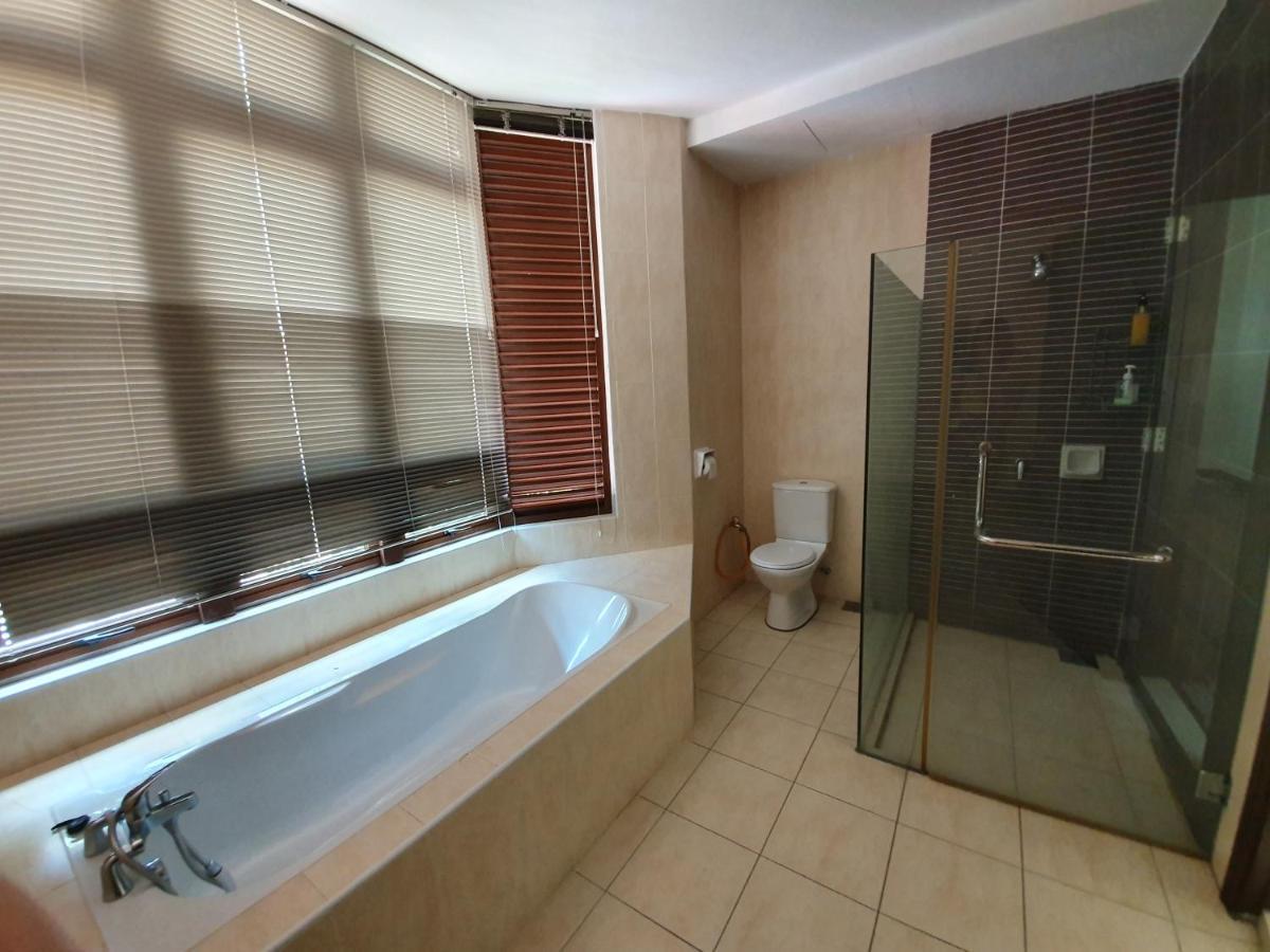 Appartamento Eden Cosy Living Batu Ferringhi Esterno foto