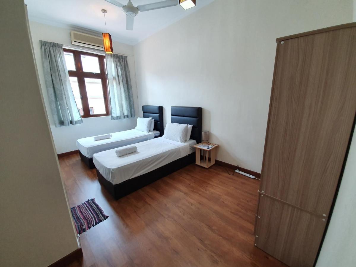 Appartamento Eden Cosy Living Batu Ferringhi Esterno foto