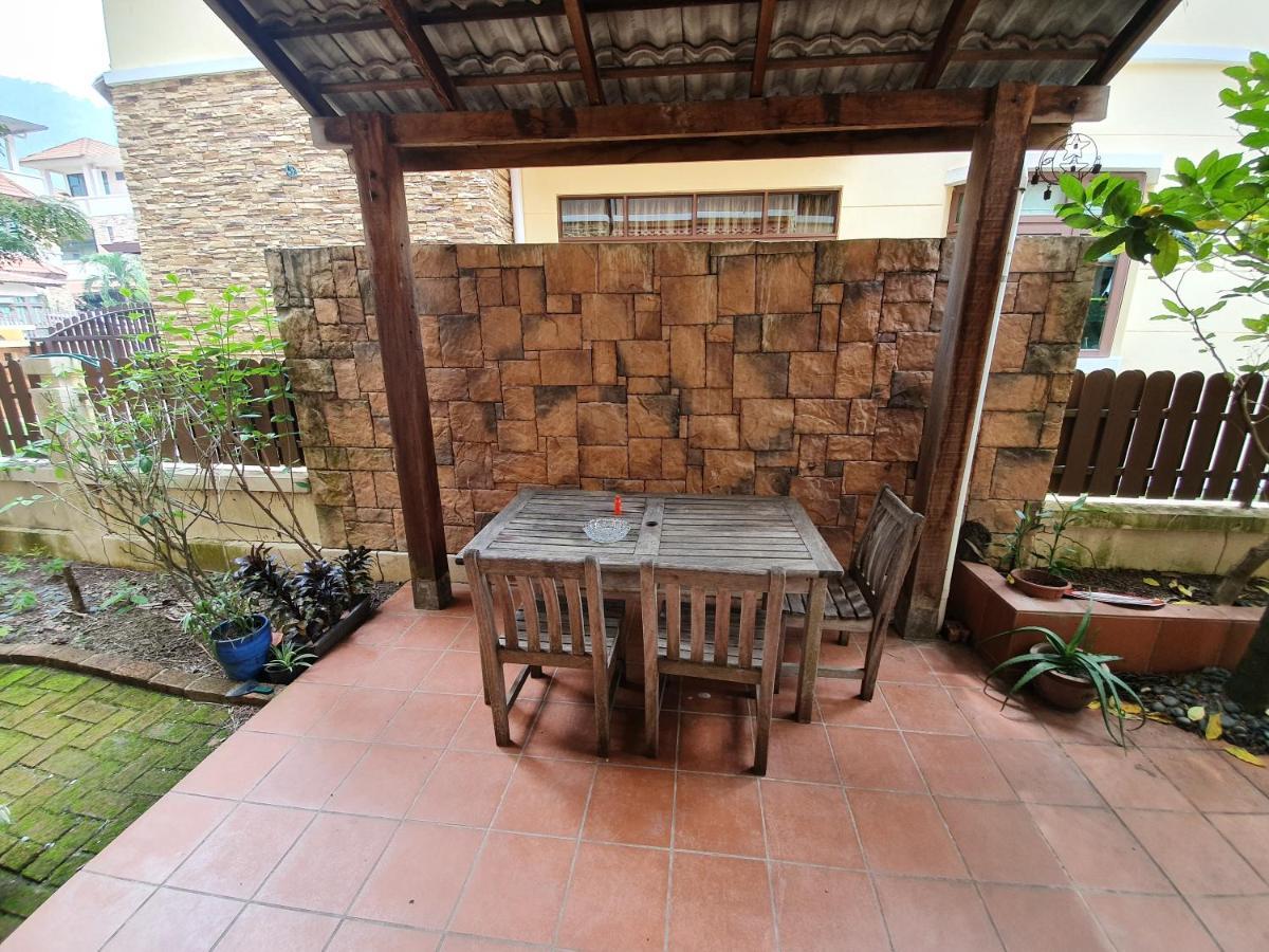 Appartamento Eden Cosy Living Batu Ferringhi Esterno foto