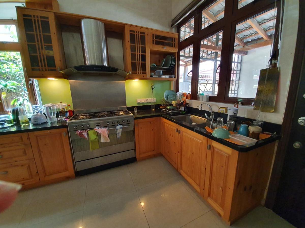 Appartamento Eden Cosy Living Batu Ferringhi Esterno foto