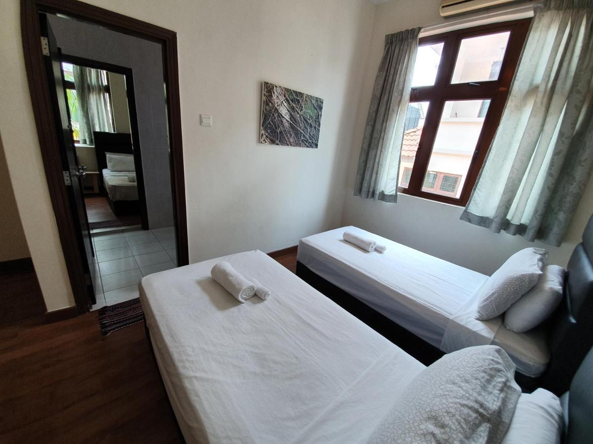 Appartamento Eden Cosy Living Batu Ferringhi Esterno foto