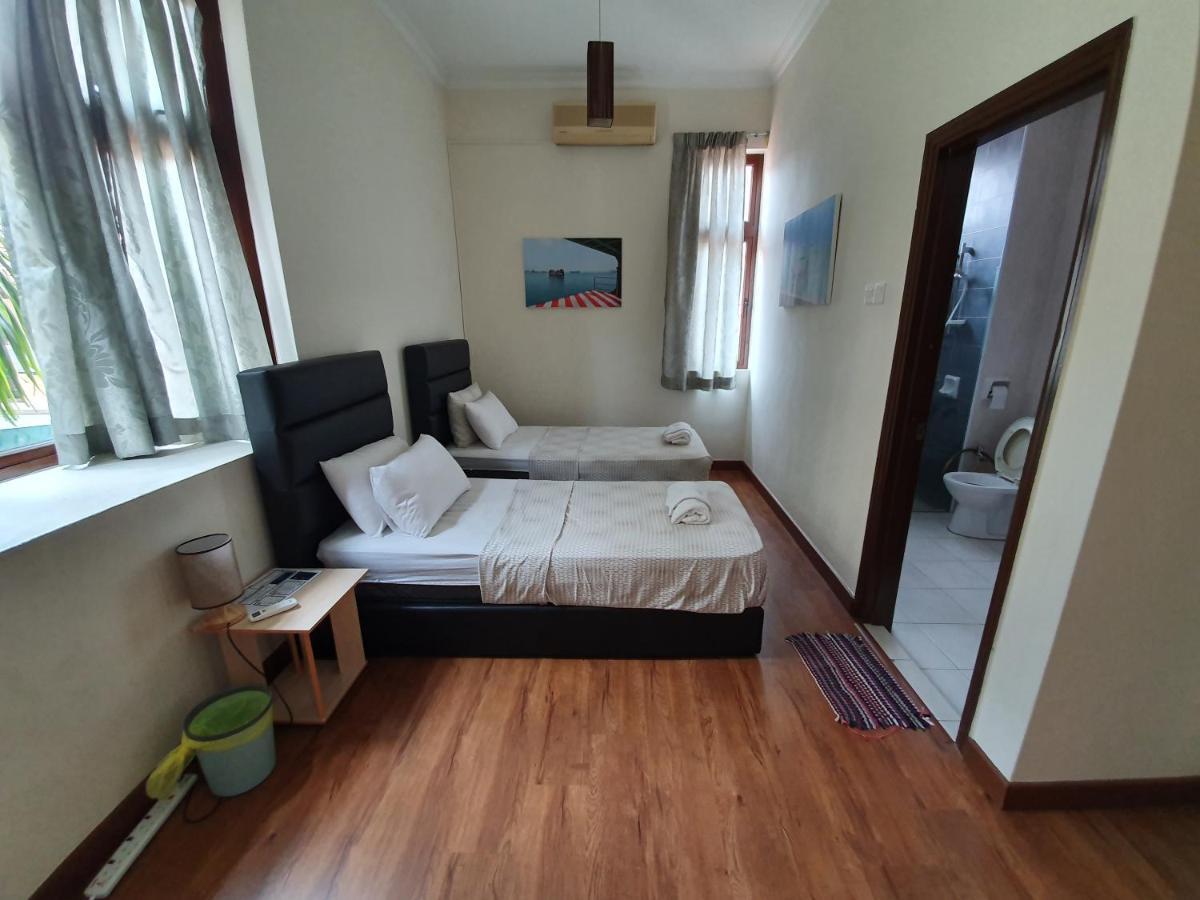 Appartamento Eden Cosy Living Batu Ferringhi Esterno foto