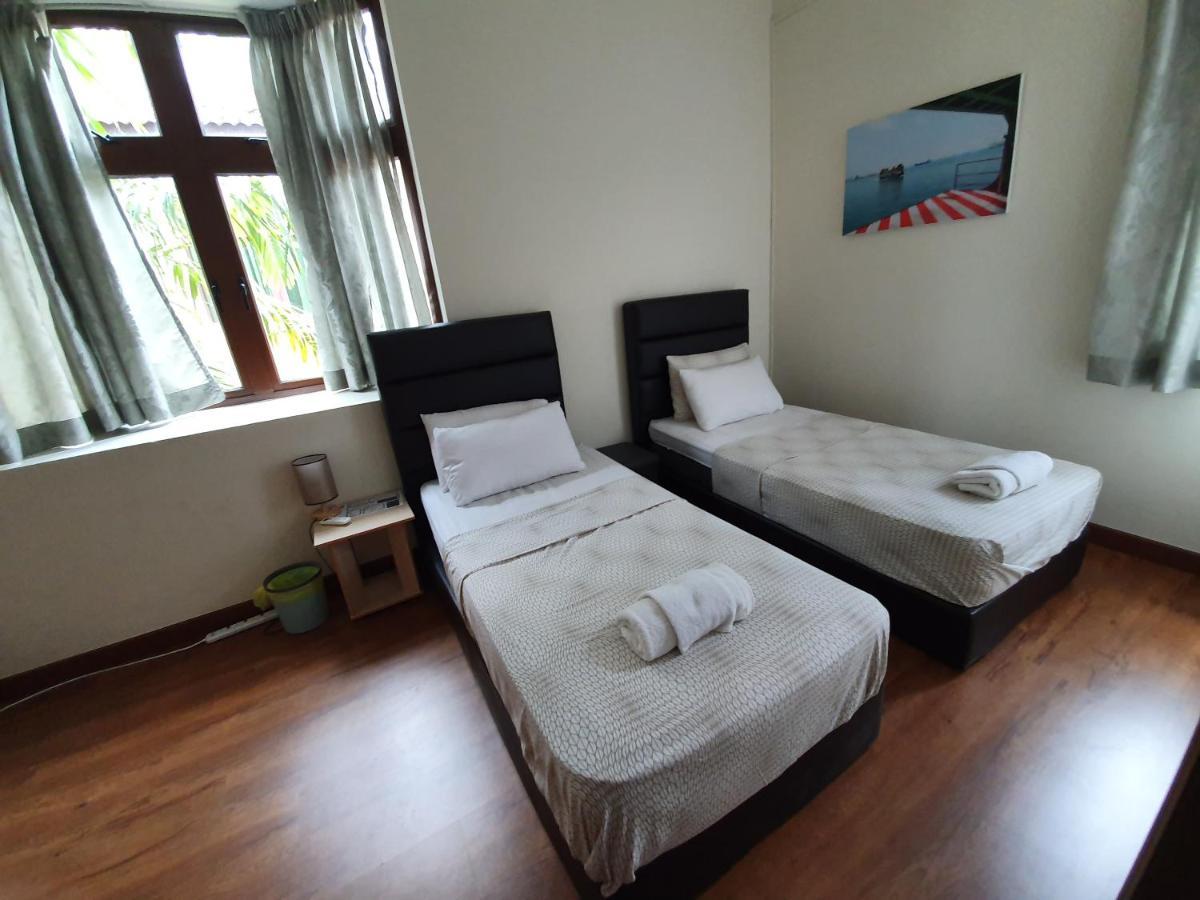 Appartamento Eden Cosy Living Batu Ferringhi Esterno foto