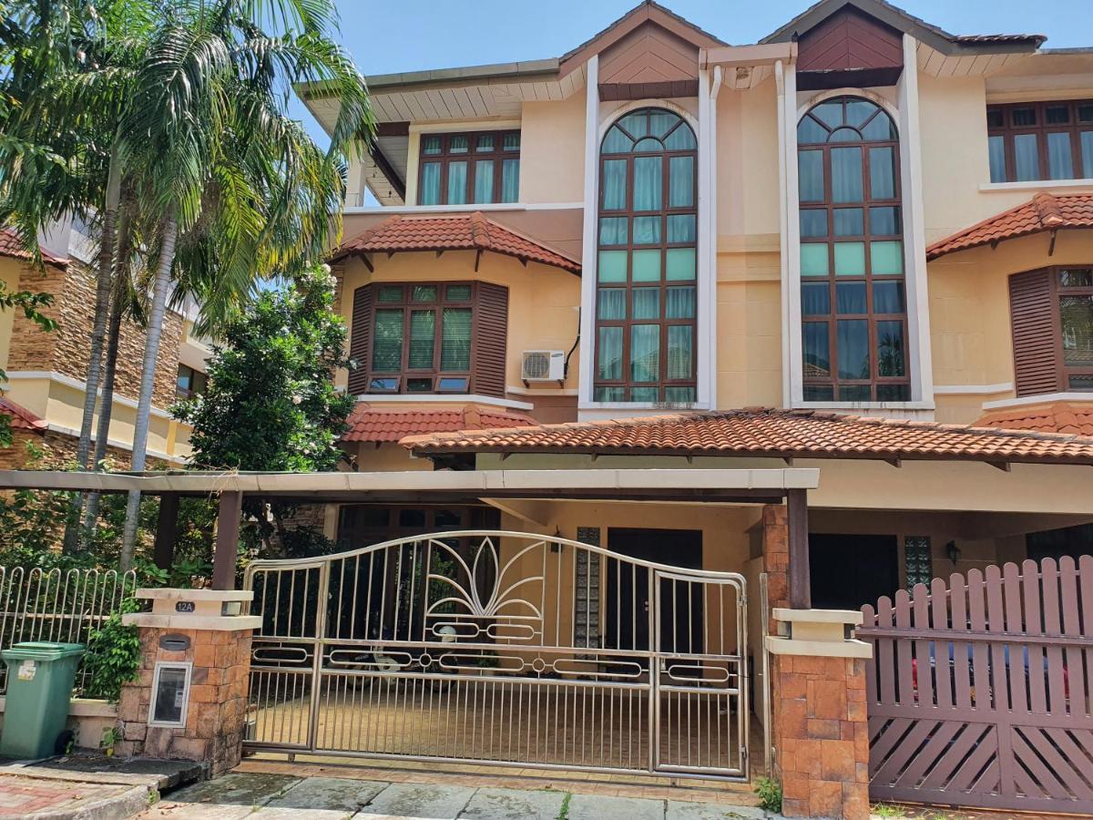 Appartamento Eden Cosy Living Batu Ferringhi Esterno foto